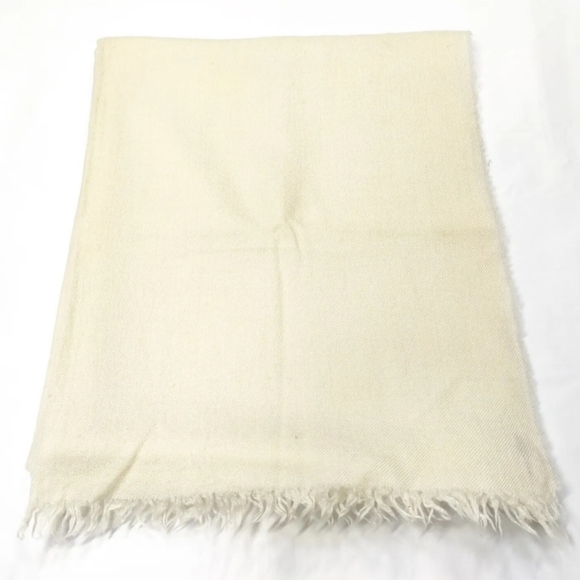 Hermes Scarf cream color 100% Cashmere. - Picture 1 of 14